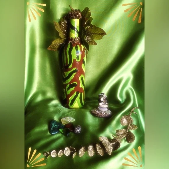 Hand Crafted Eternal Tree Gypsy Bottle Nature Vibes (Glass Bottle) - Picture 7 of 15